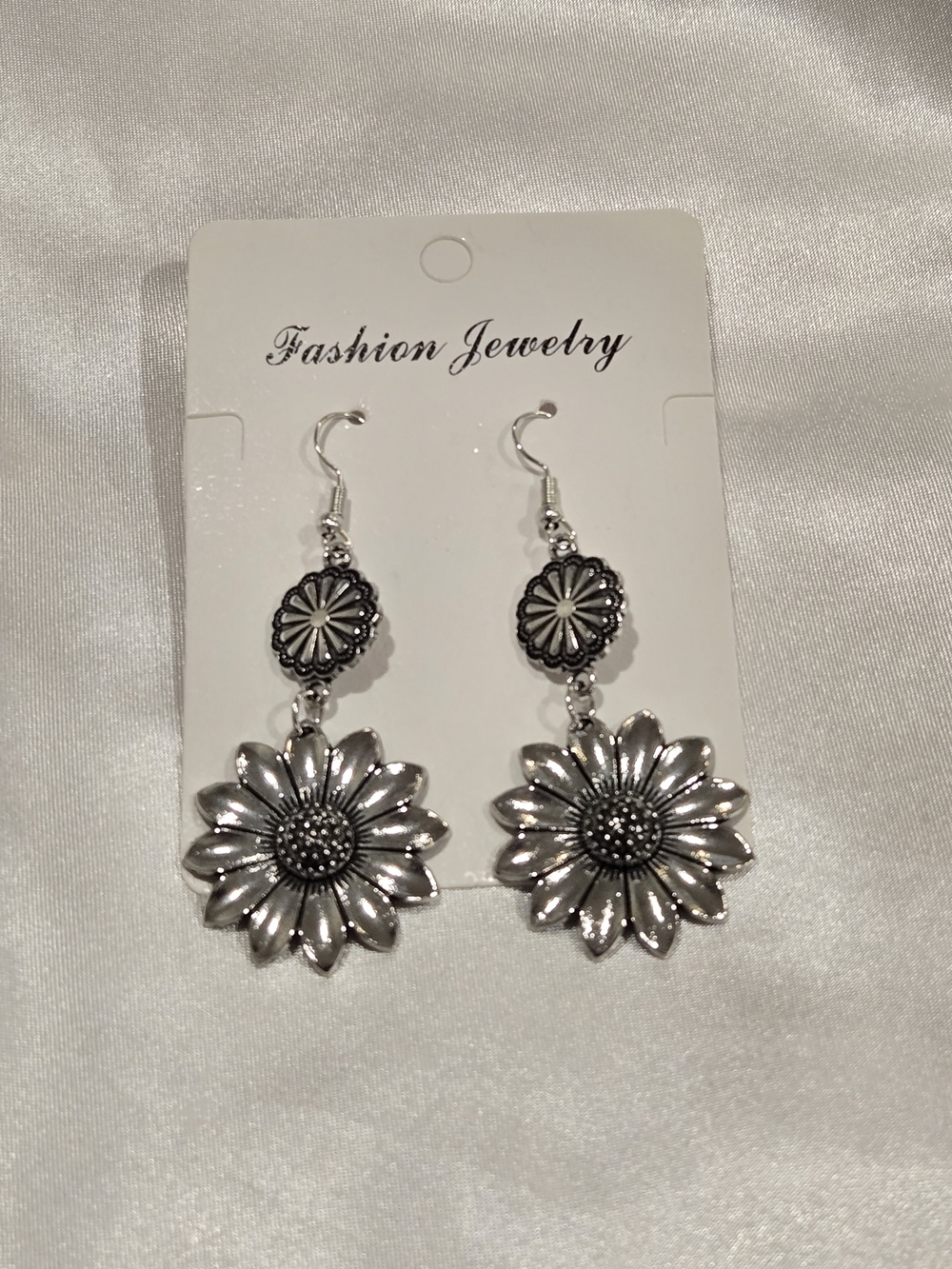 Fashion Jewelry Silver Daisy Double-Drop Dangle Earrings